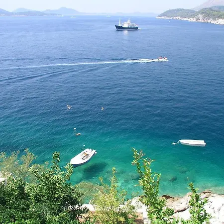 Bajo - Free Parking *